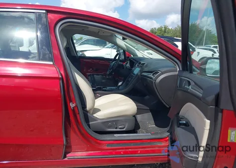 2015 Ford Fusion Energi Titanium из США, поврежденный, VIN 3FA6P0SU5FR159844